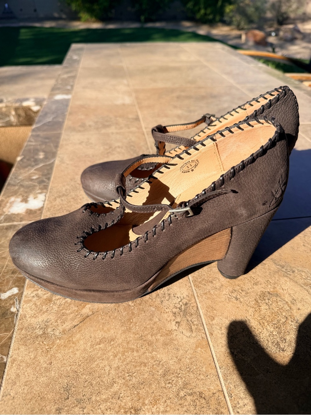 John Fluevog Brown Leather T-Strap Mary Jane Heels - Picture 2 of 4